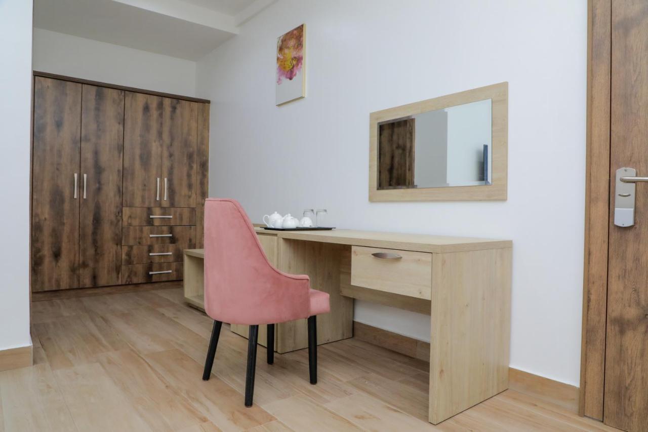 Quest Boutique Hotel Gwarinpa エクステリア 写真