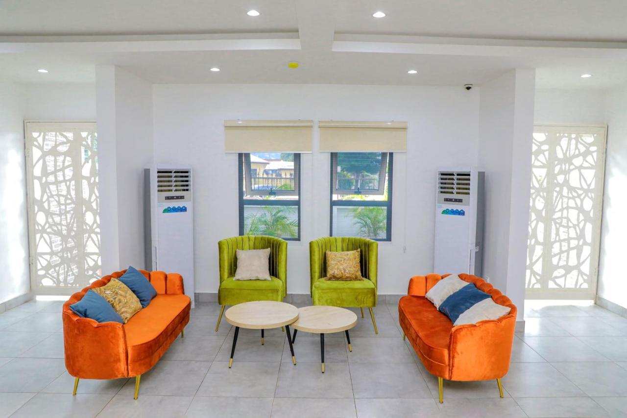 Quest Boutique Hotel Gwarinpa エクステリア 写真