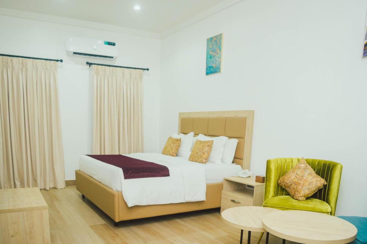 Quest Boutique Hotel Gwarinpa エクステリア 写真