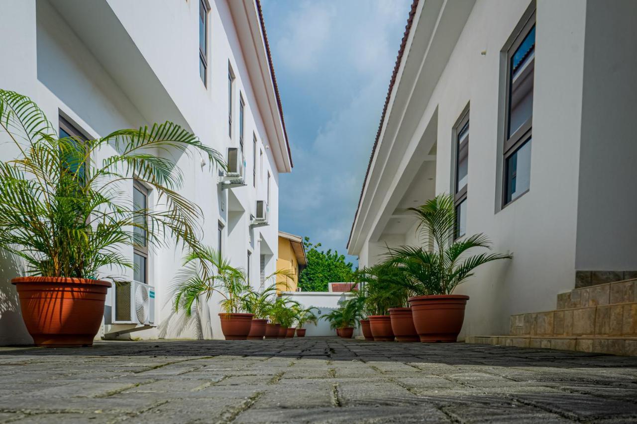 Quest Boutique Hotel Gwarinpa エクステリア 写真