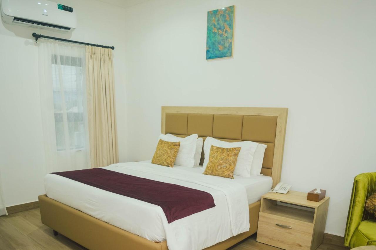 Quest Boutique Hotel Gwarinpa エクステリア 写真