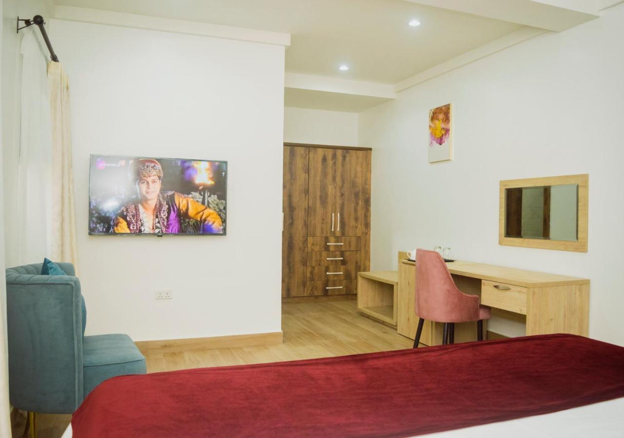 Quest Boutique Hotel Gwarinpa エクステリア 写真