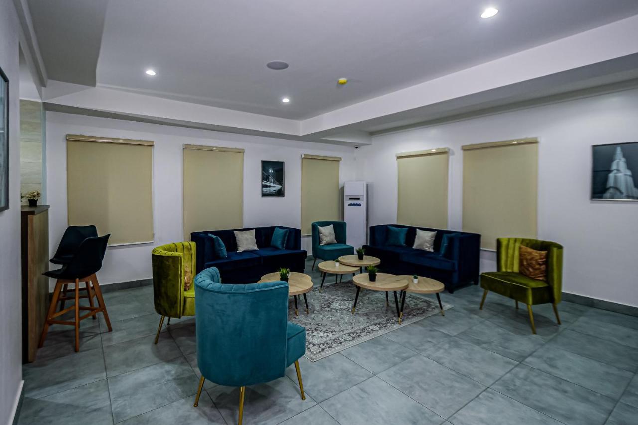 Quest Boutique Hotel Gwarinpa エクステリア 写真