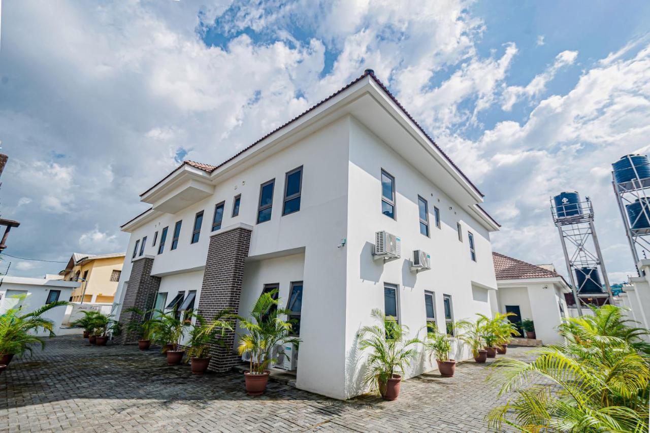 Quest Boutique Hotel Gwarinpa エクステリア 写真