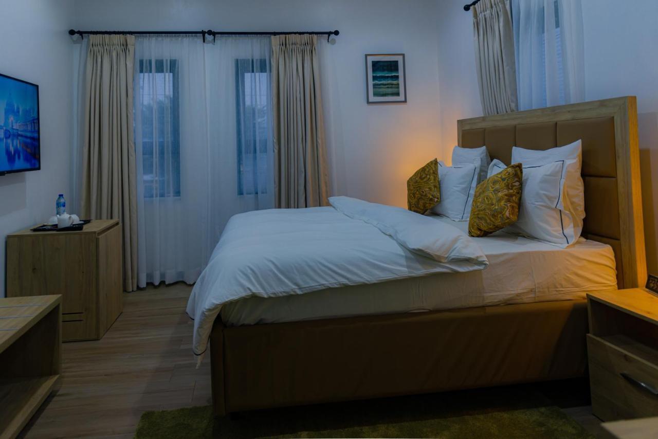 Quest Boutique Hotel Gwarinpa エクステリア 写真
