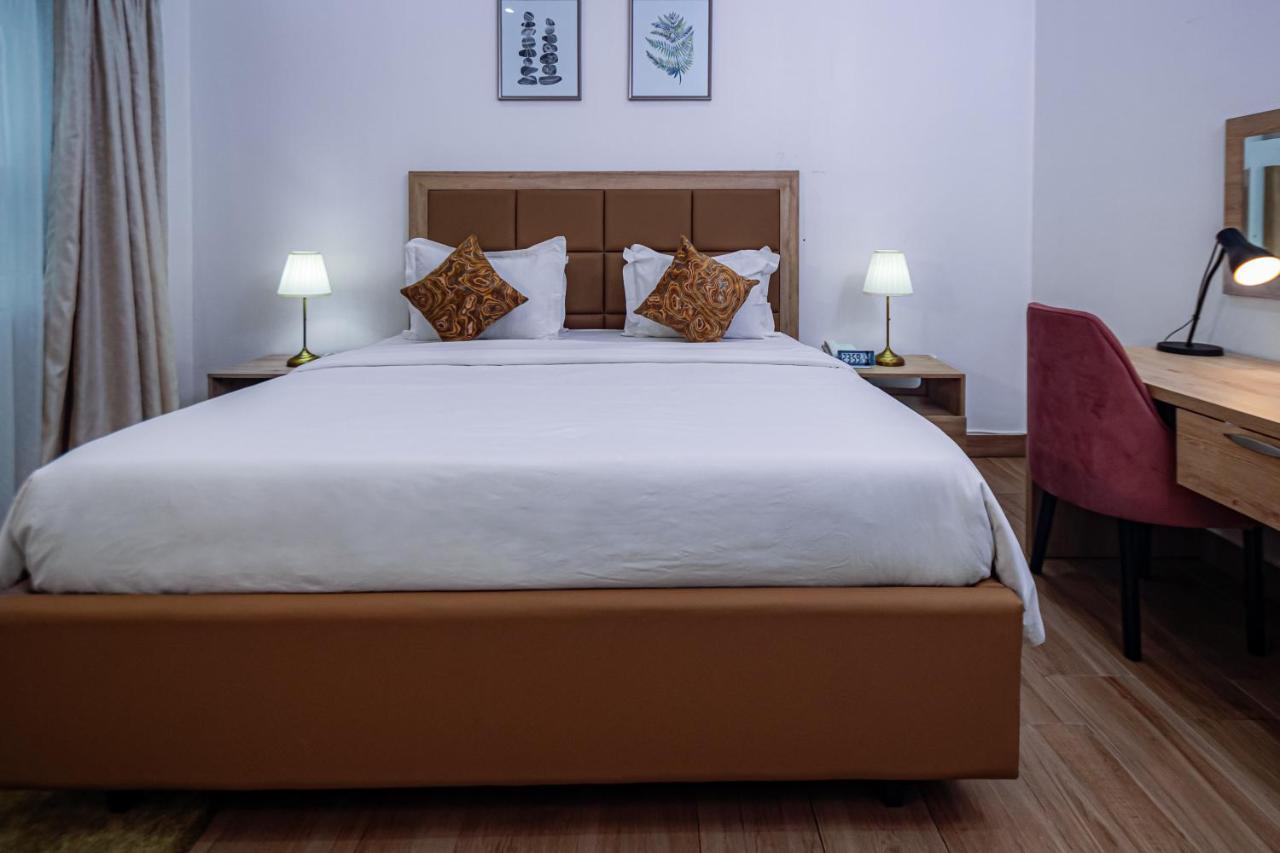 Quest Boutique Hotel Gwarinpa エクステリア 写真