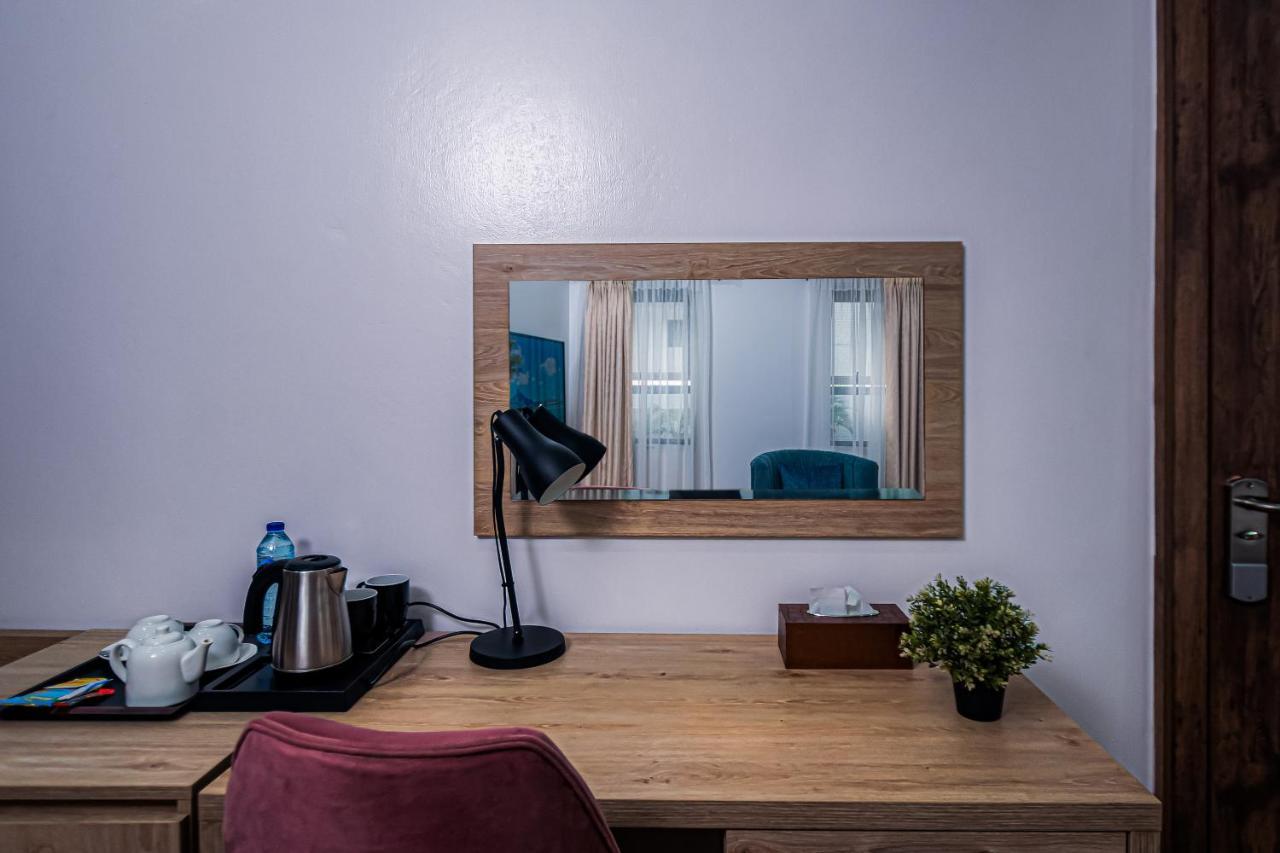 Quest Boutique Hotel Gwarinpa エクステリア 写真