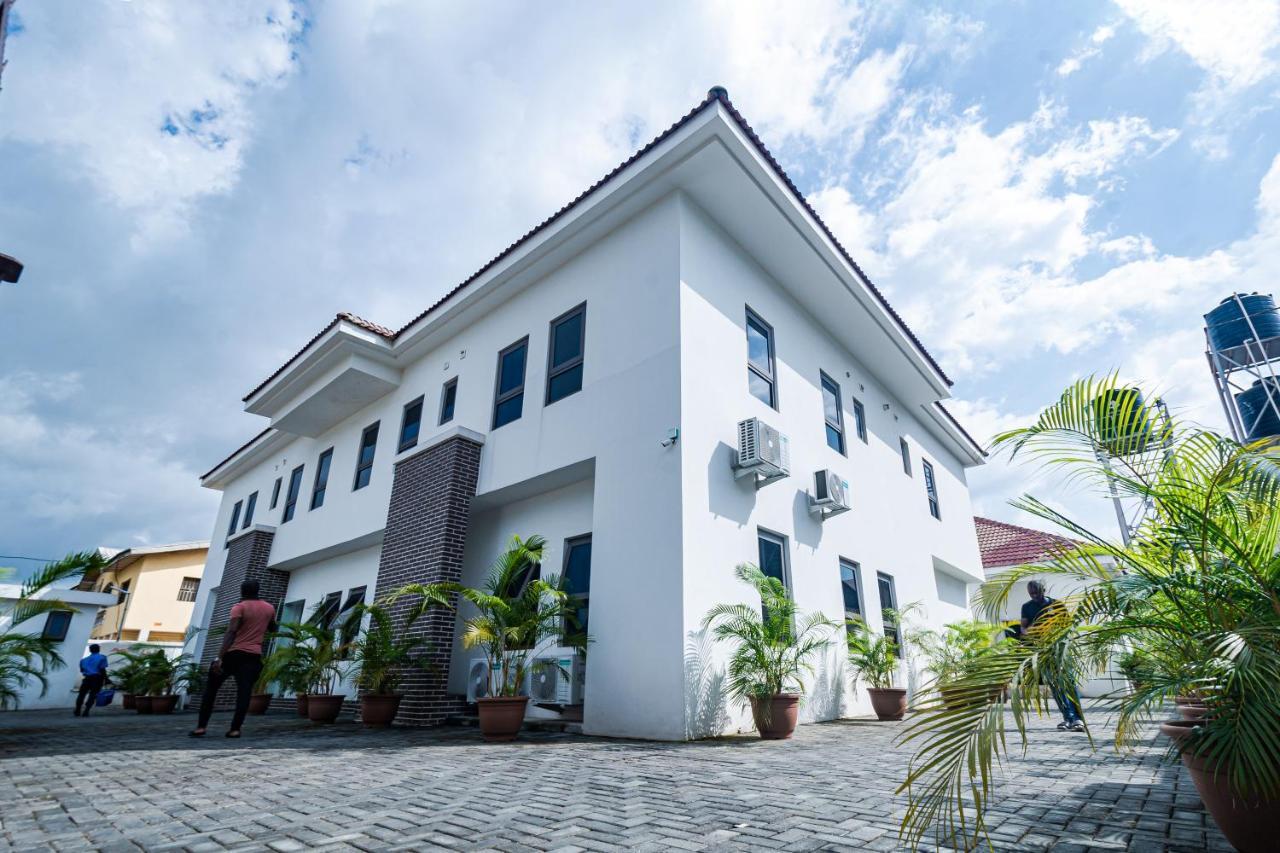 Quest Boutique Hotel Gwarinpa エクステリア 写真