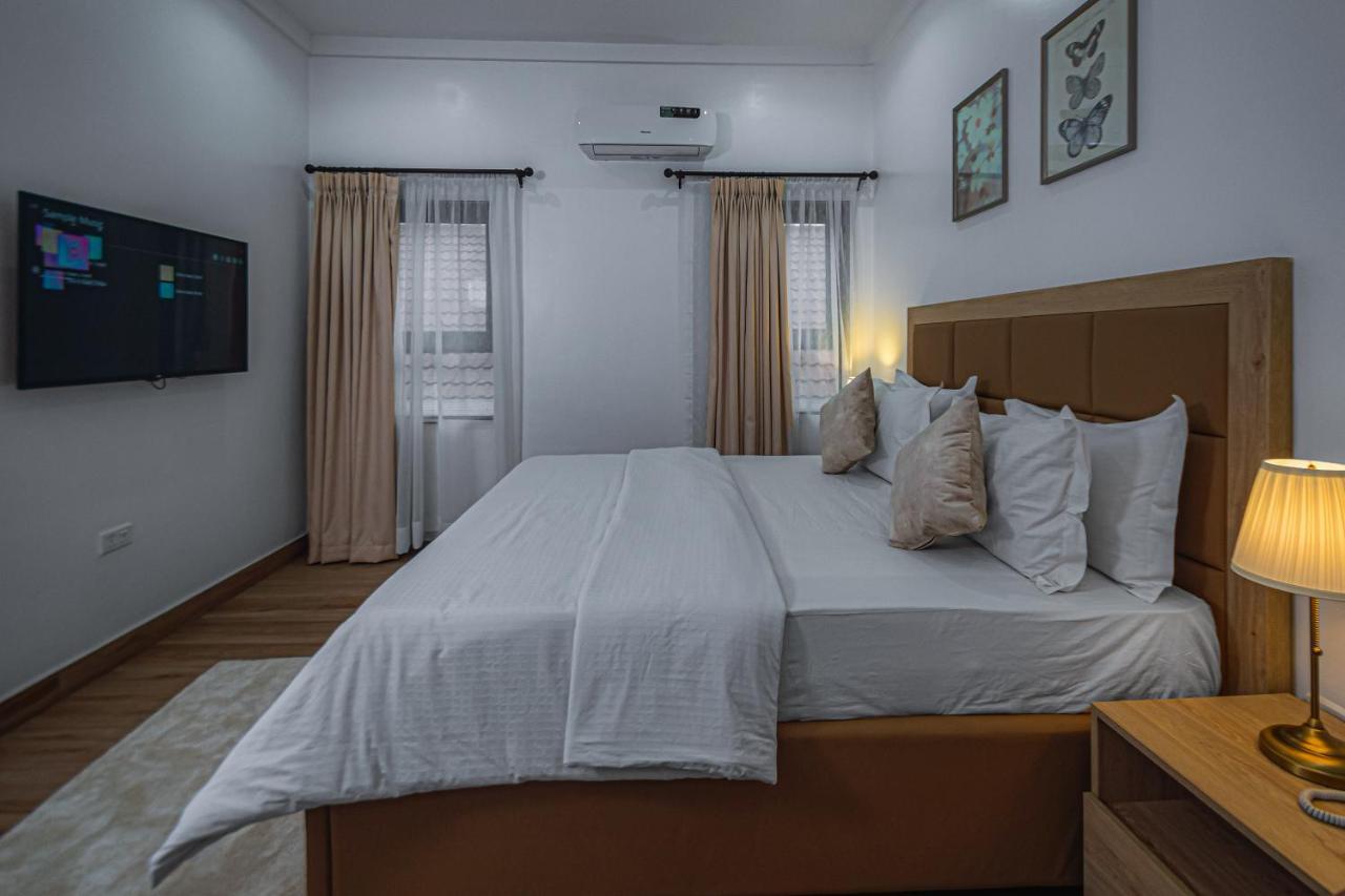Quest Boutique Hotel Gwarinpa エクステリア 写真