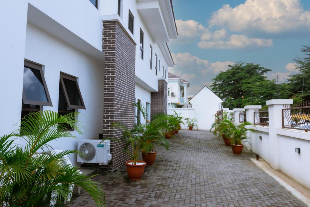 Quest Boutique Hotel Gwarinpa エクステリア 写真