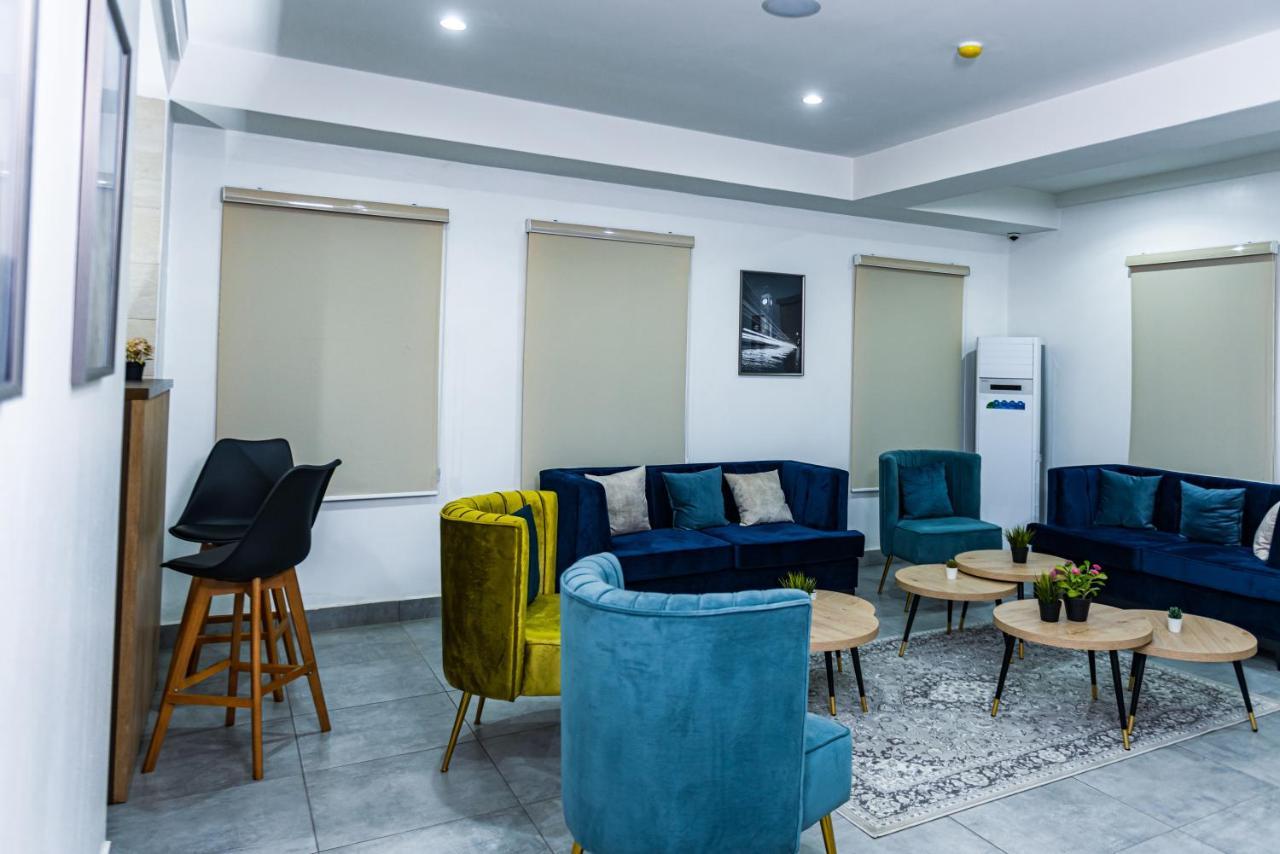 Quest Boutique Hotel Gwarinpa エクステリア 写真