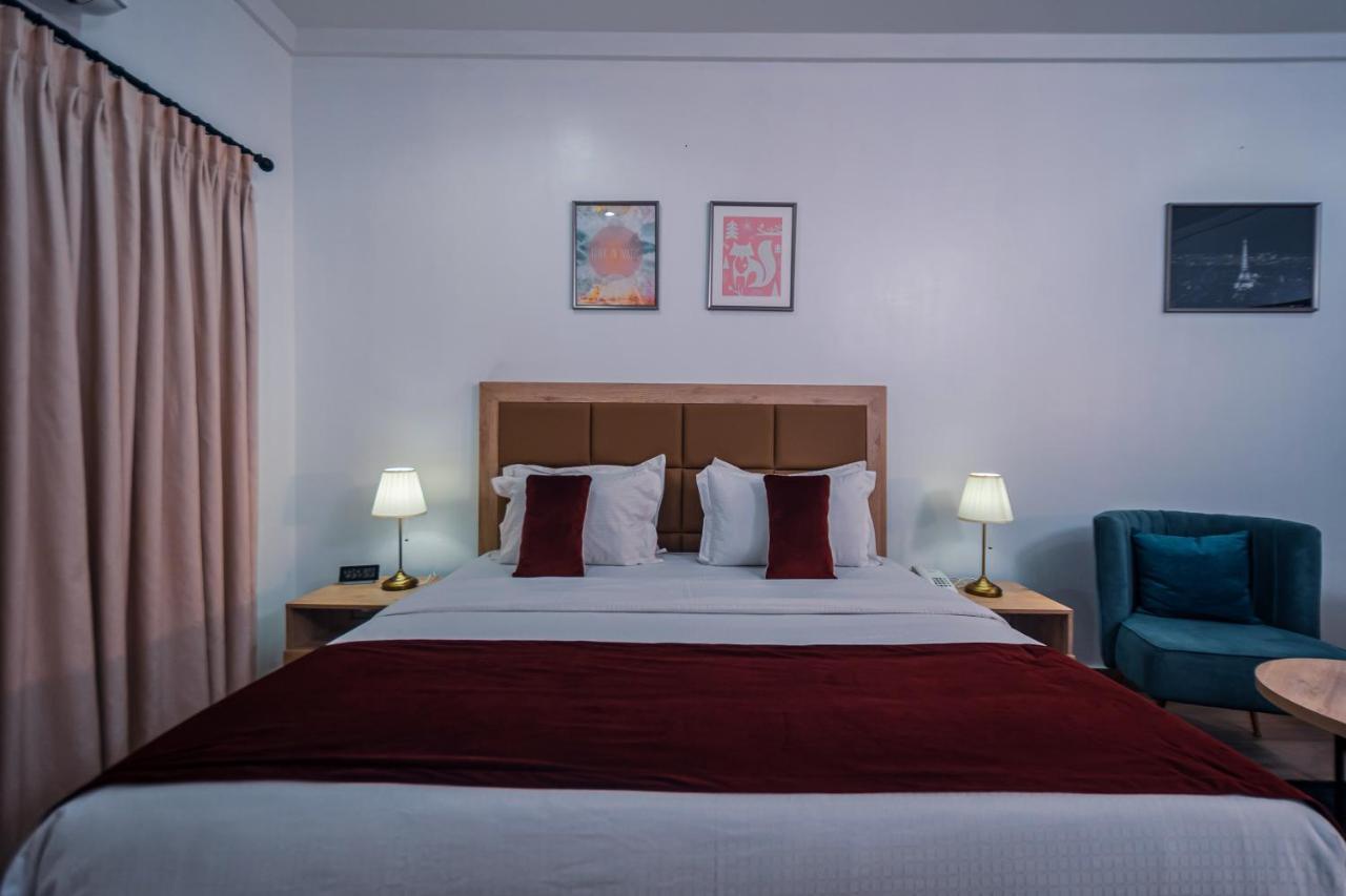 Quest Boutique Hotel Gwarinpa エクステリア 写真