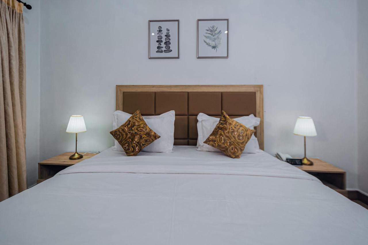Quest Boutique Hotel Gwarinpa エクステリア 写真
