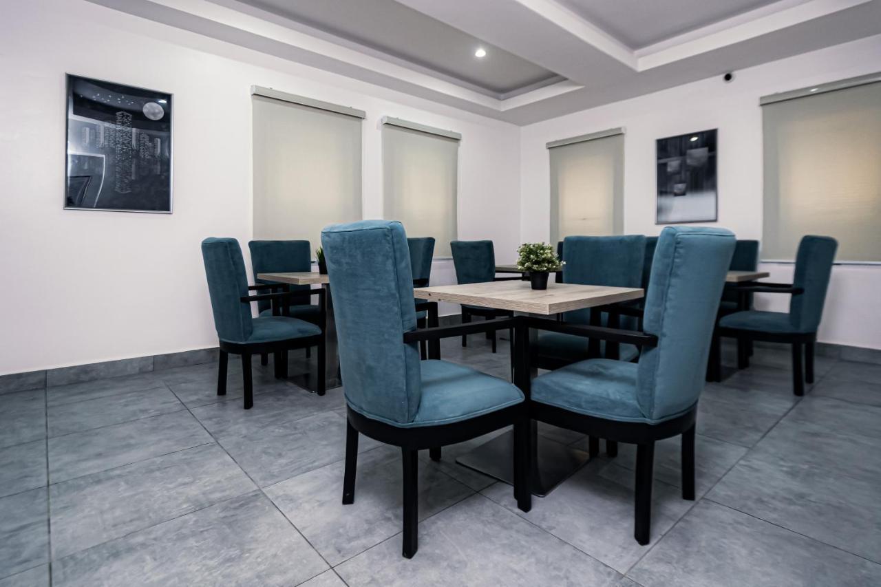 Quest Boutique Hotel Gwarinpa エクステリア 写真